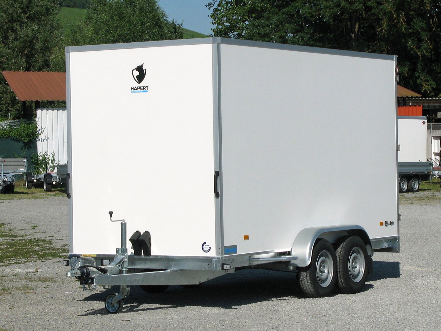 Hapert Sapphire L-2 – Tieflader-Kofferanhänger 3.500 kg