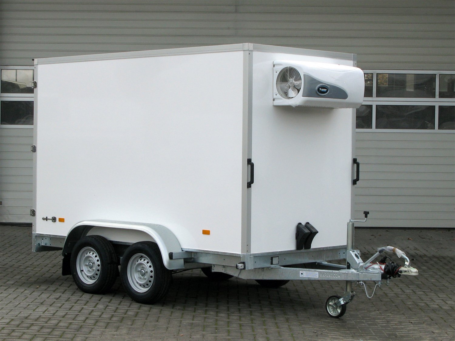 Hapert Sapphire L-2 – Tieflader-Kühlkoffer 2.700 kg