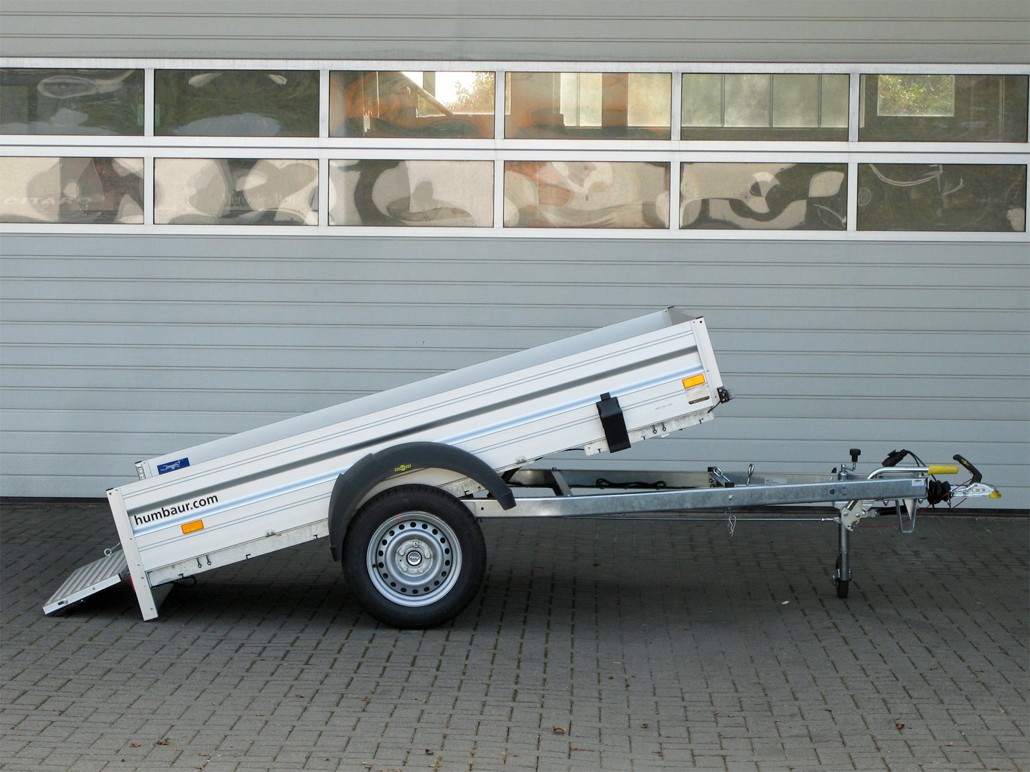 Humbaur HA132513 BK – kippbarer Bordwandanhänger
