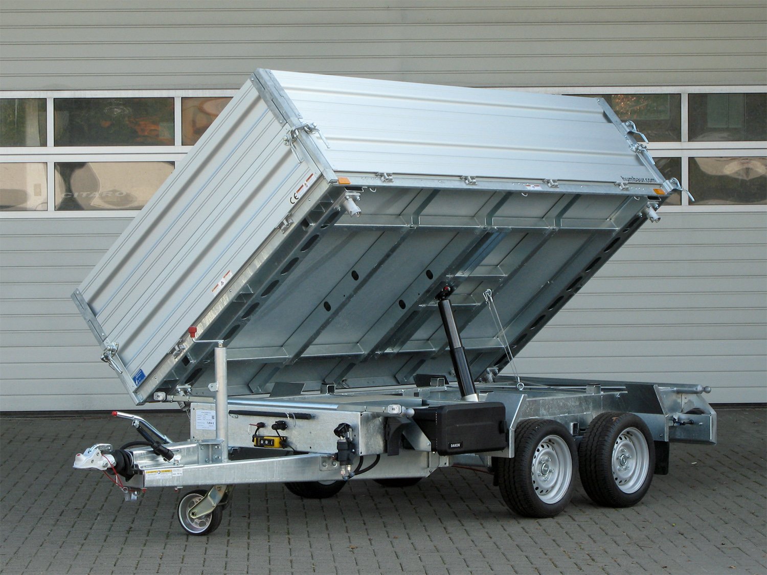 Humbaur HTK 3500.31 Alu-Kippanhänger mit Bordwandaufsatz und E-Pumpe