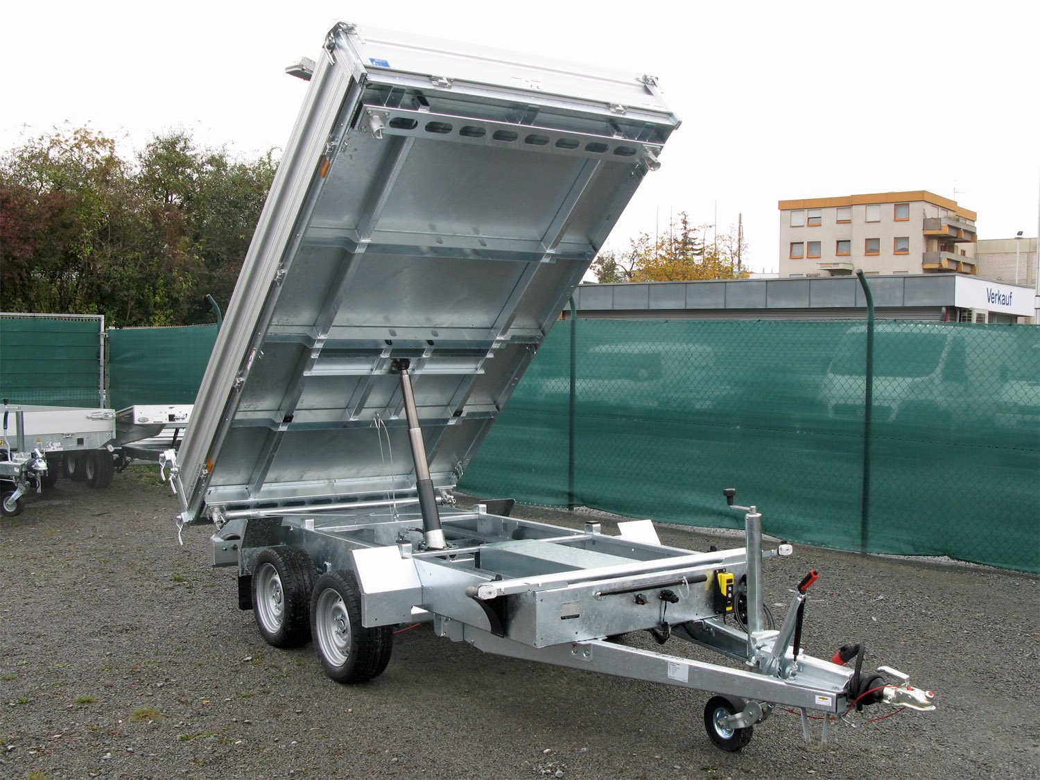 Humbaur HTK 3000.37 Alu-Kippanhänger mit elektrischer Pumpe