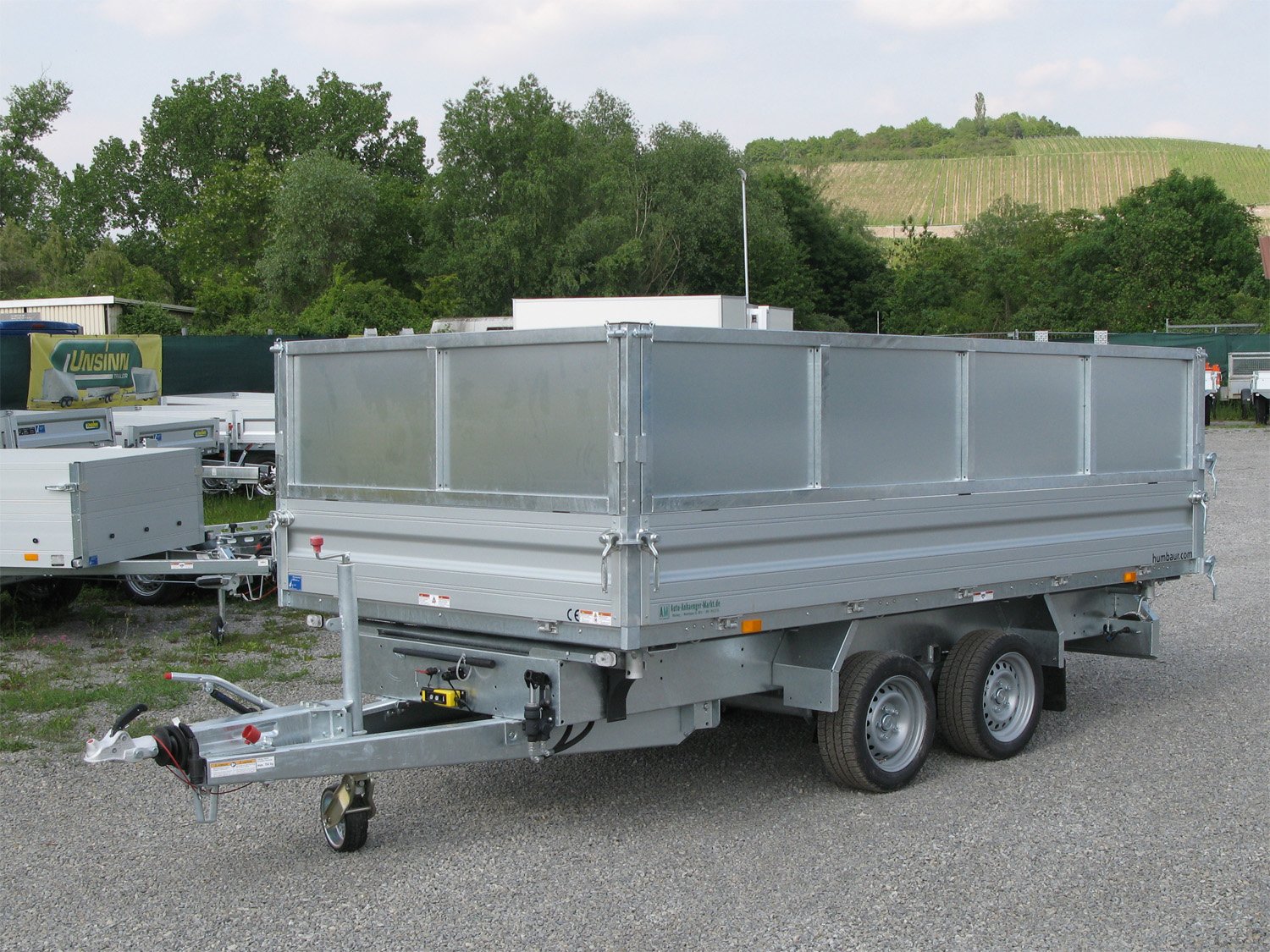 Humbaur HTK 3500.37 Alu-Kippanhänger mit E-Pumpe und Aufsatz 600 mm