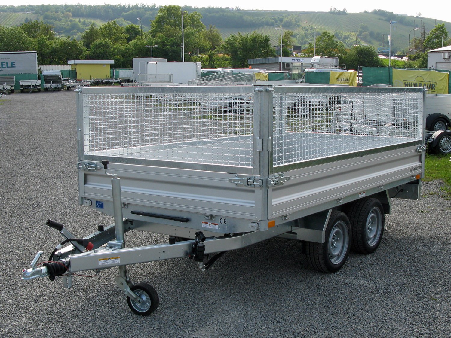 HUMBAUR HUK 273117 Anhänger mit E-Pumpe und Gitteraufsatz