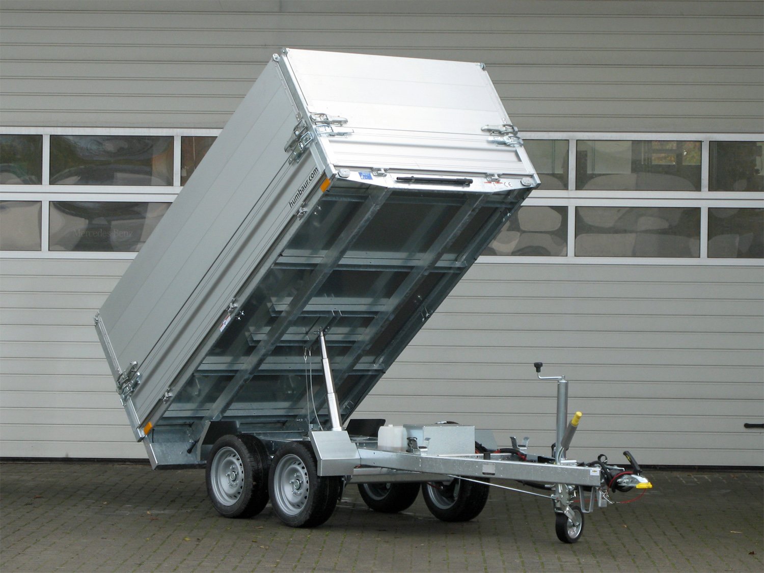 HUMBAUR HUK 303117 mit ALU-BW-Aufsatz und E-Pumpe