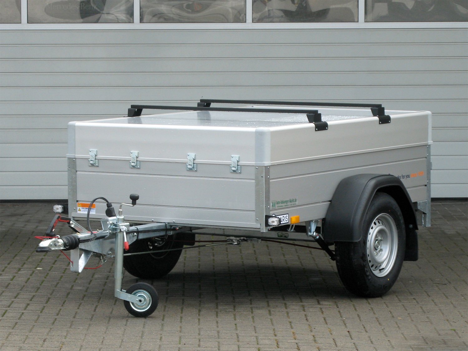 SARIS MC 255 133 750 1 | Deckelanhänger mit Abdeckung