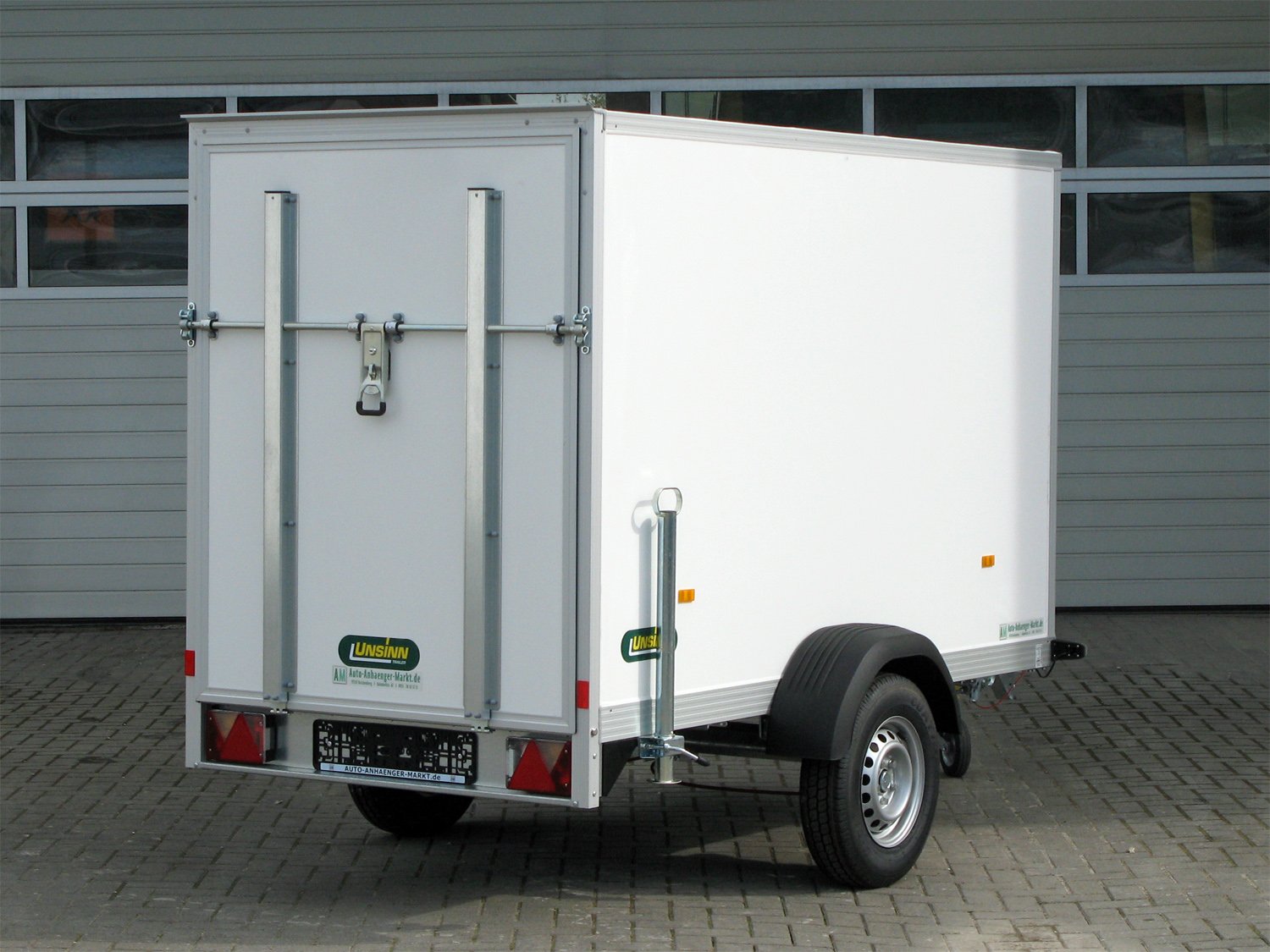 Unsinn WEB 42 K 251215-13-13, 1-Achs, gebremst, mit Rampe – Bild 2